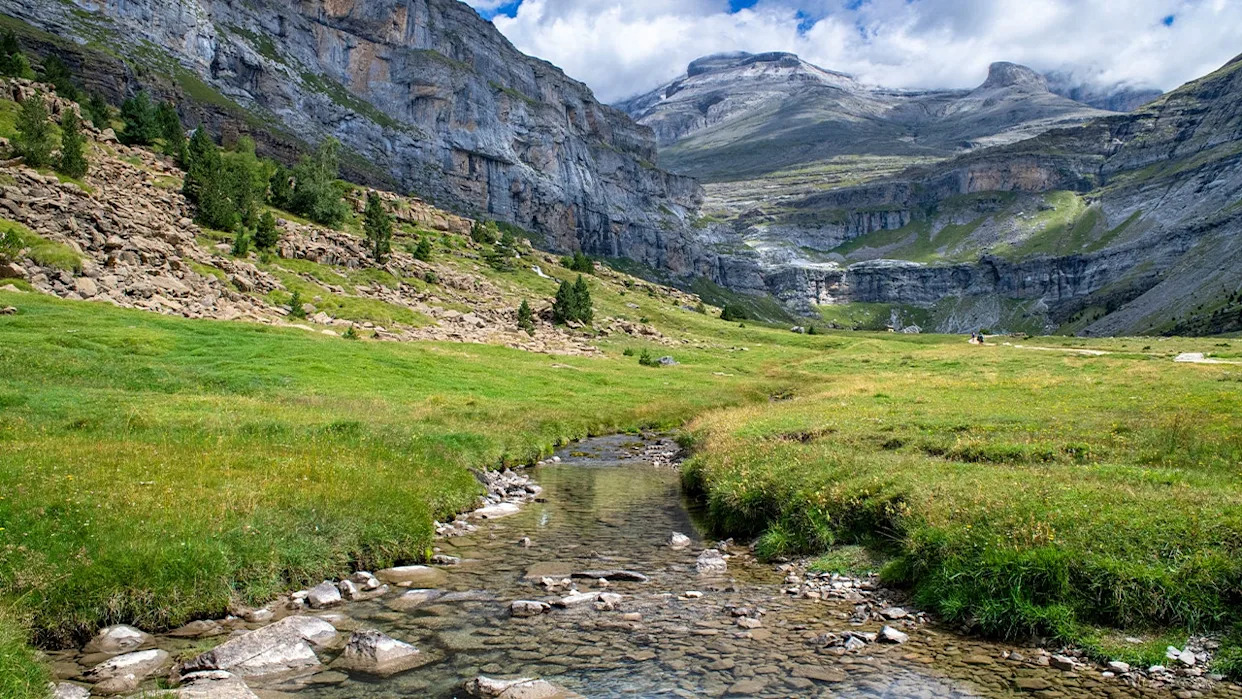 Missing American hiker found dead in remote mountains over a month after disappearing: Reports