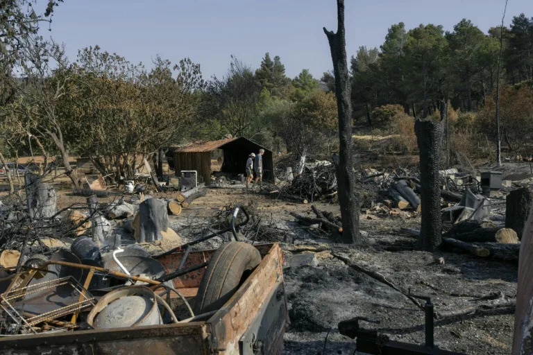 'Challenging day' for firefighters battling huge blaze in France
