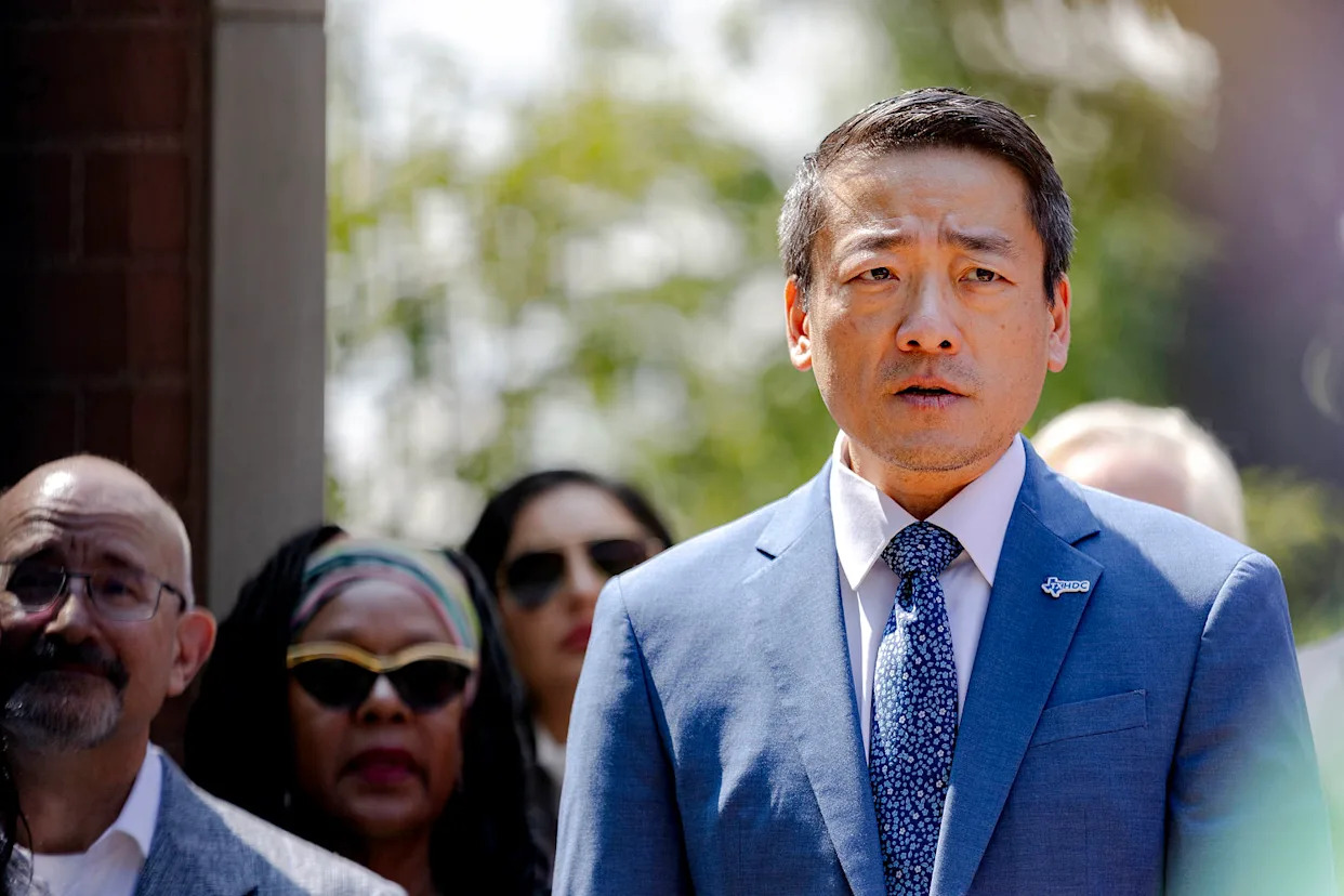 Bomb scares and phony pizza deliveries: Democrats who fled Texas grapple with security threats