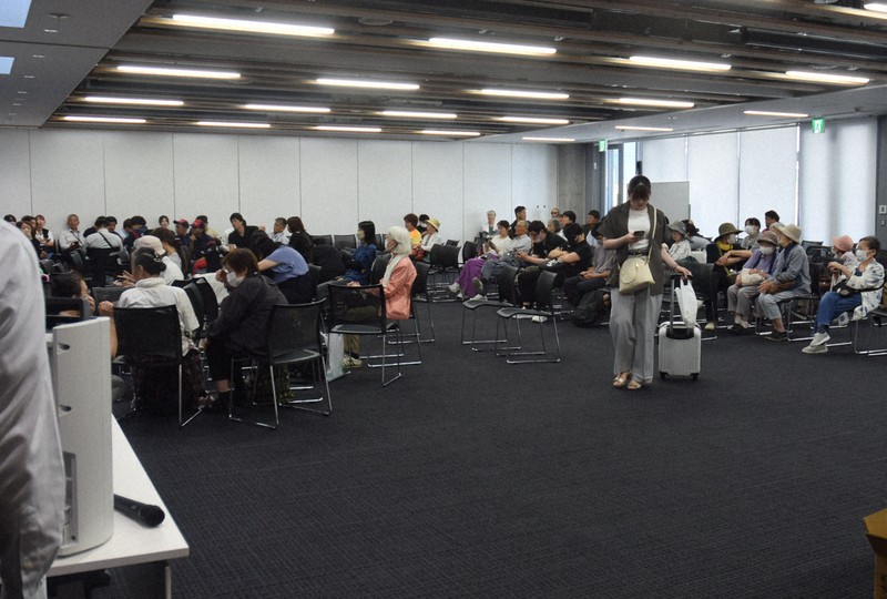 はるか遠くの地震でも…高台避難に駅施錠　警報最西端の和歌山も不安
