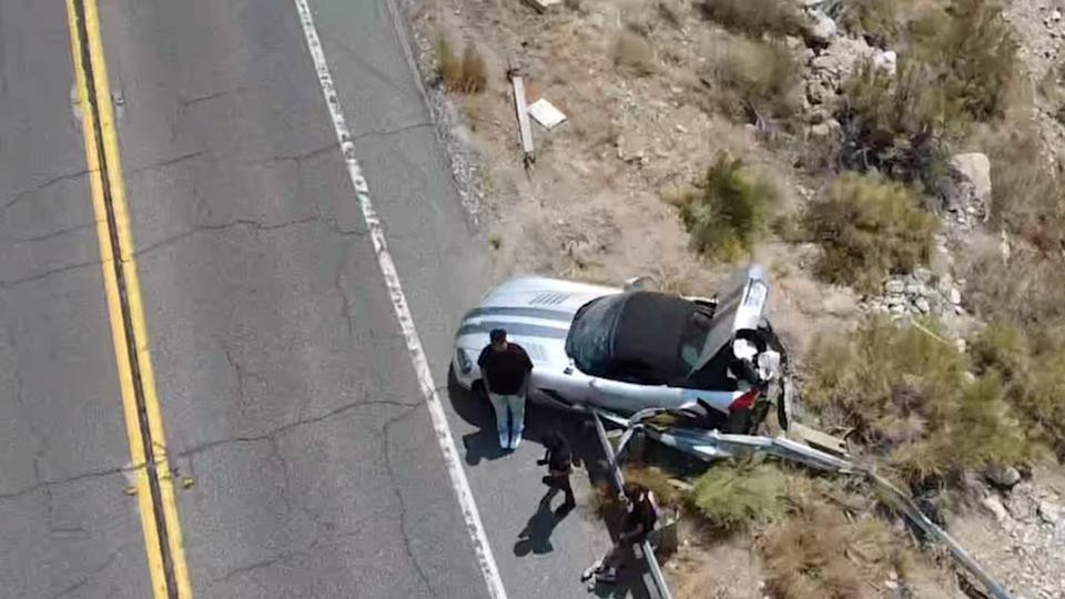 Dodge Viper SRT-10 Wrecks Out On California Highway