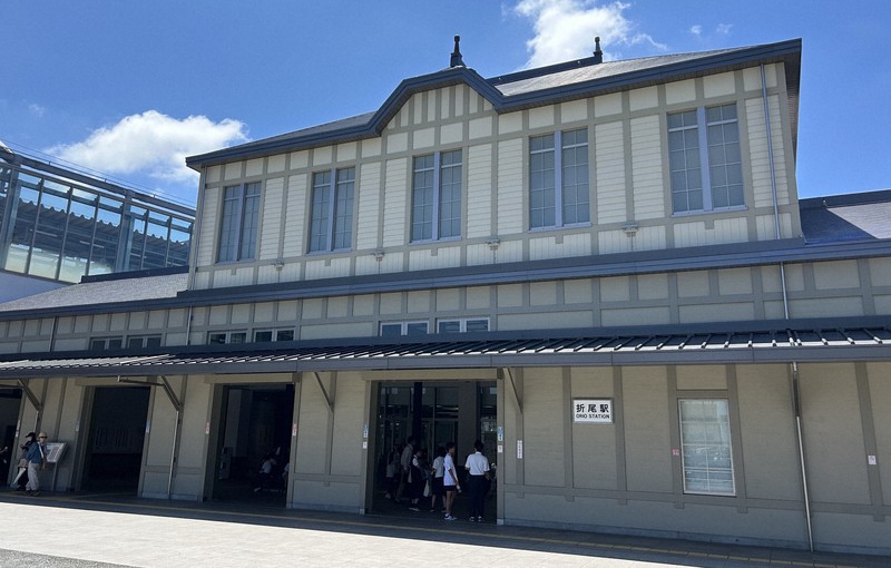 香りの実証実験が進むJR折尾駅＝北九州市八幡西区で2025年8月2日午後0時40分、橋本勝利撮影