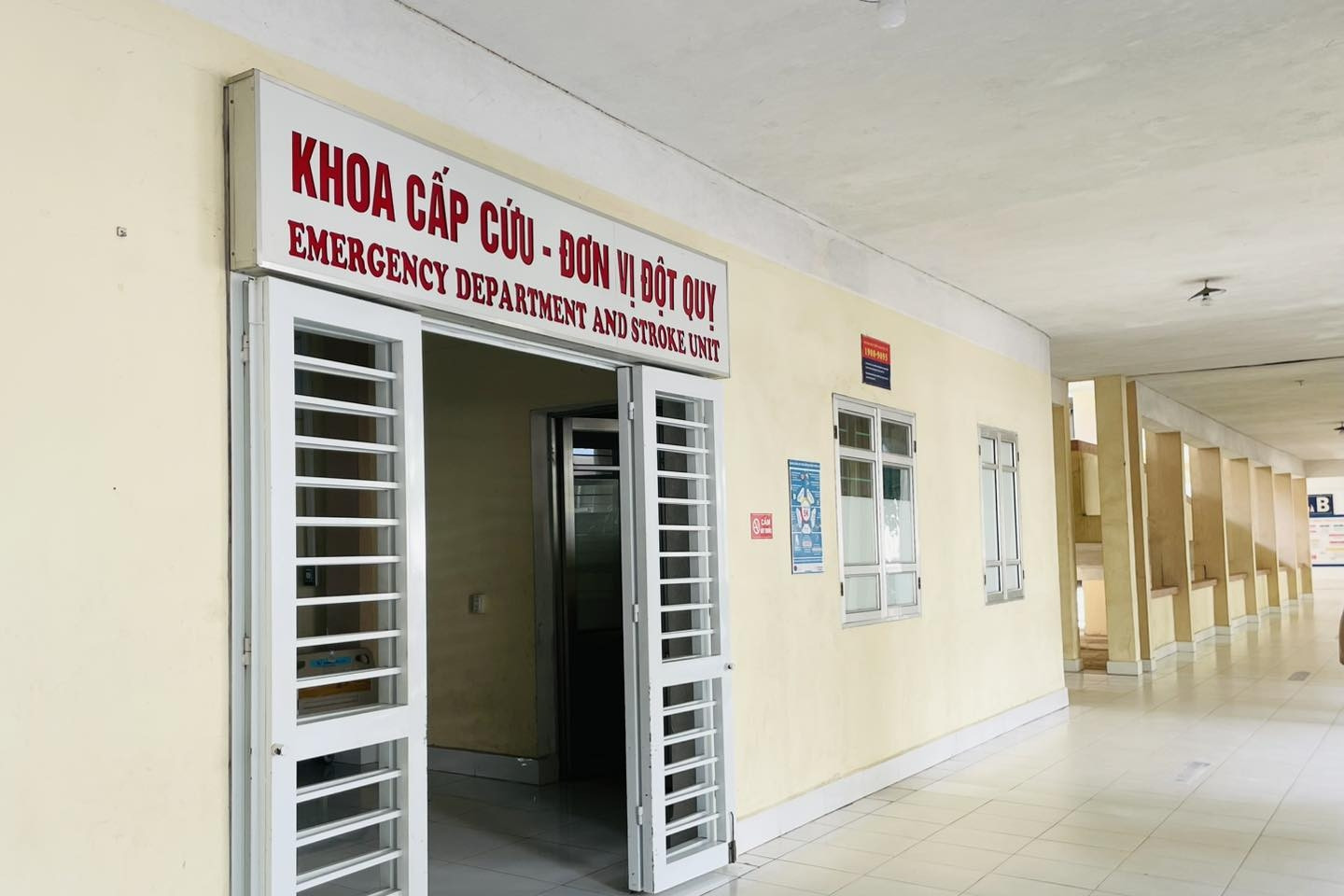 Nam kỹ sư không qua khỏi khi ngừng tim trong nhà vệ sinh lúc sáng sớm