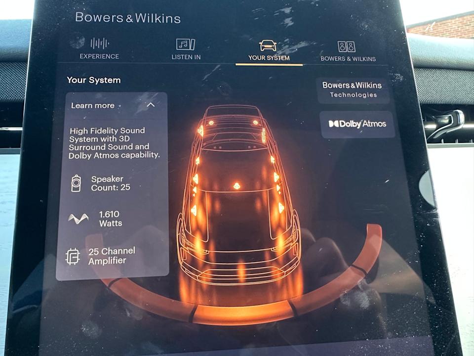 volvo bowers & wilkins dash screen graphic