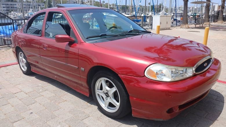 1998 Ford Contour SVT front three-quarter view image