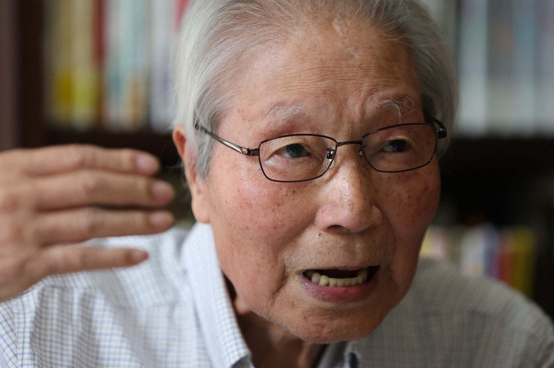 産業戦士慰安施設などについて話す作家の小関智弘さん＝東京都大田区で2025年6月4日、宮武祐希撮影