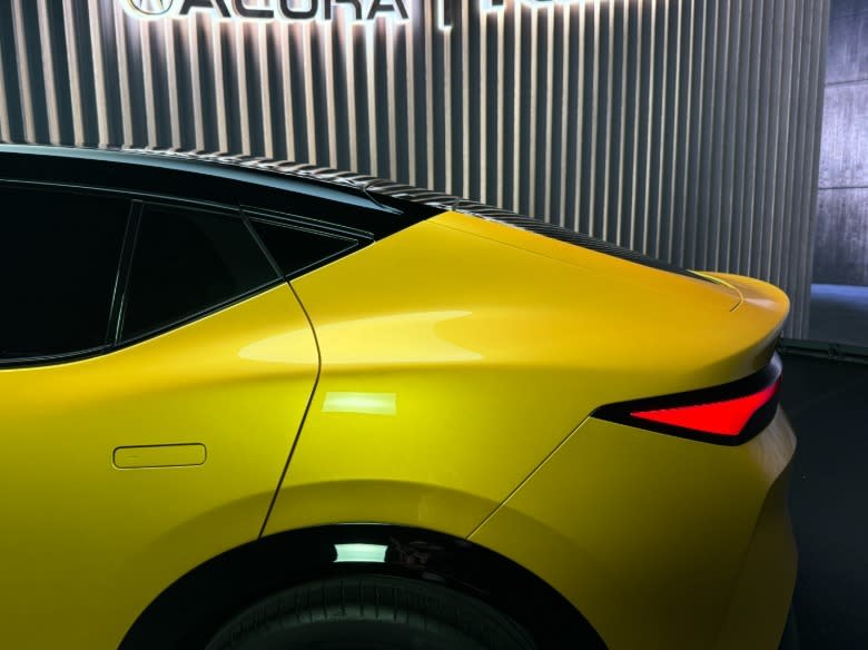 C-pillar of the yellow Acura RSX Prototype