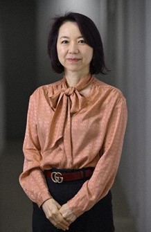 新潮社、作家・深沢潮さんに回答　「差別コラム掲載の考えなかった」