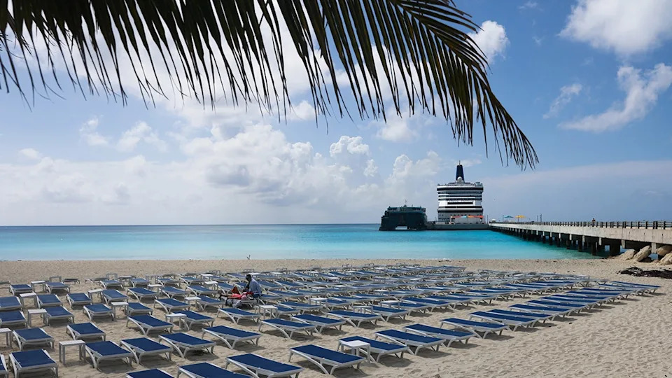 American tourist attacked by shark in vacation hot spot