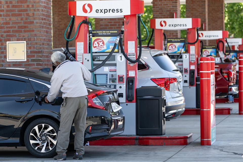 Nixing Tailpipe Emissions Rules Will Spike Gas Prices, Trump Admin Report Says