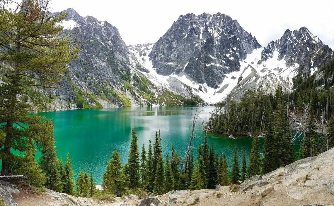 30-year-old from North Carolina dies after going under in alpine lake, WA cops say