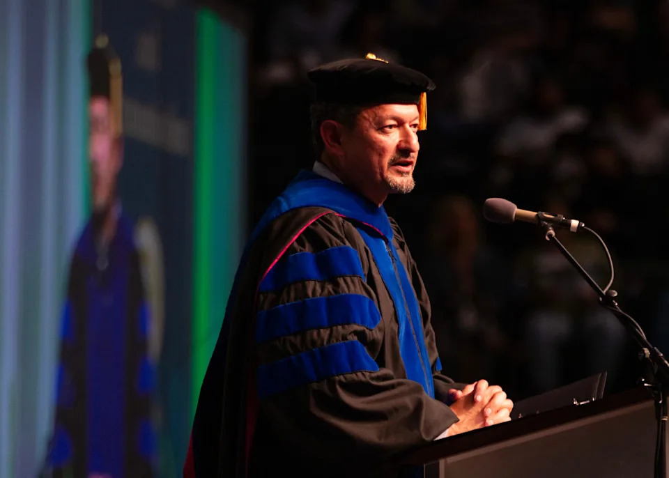 Ethics commission opens case for former University of Oregon journalism dean