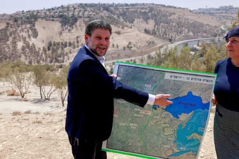 Israeli far-right minister backs contentious West Bank settlement plan