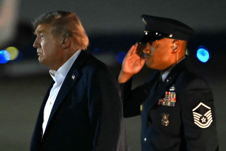 El presidente de Estados Unidos, Donald Trump, llega a la Base Aérea Conjunta Andrews, en Maryland, el 15 de agosto de 2025