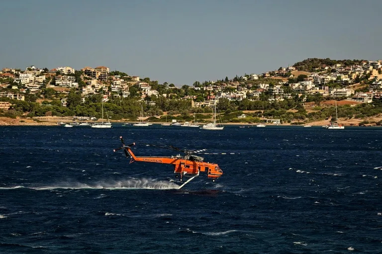 Greeks count cost of wildfire 'tragedy' near Athens