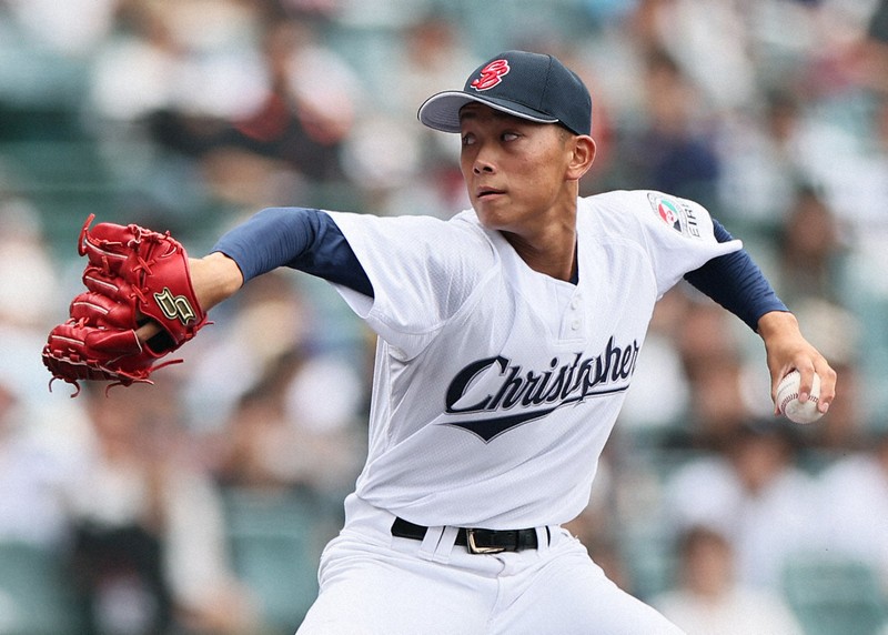 【聖隷クリストファー－明秀日立】力投する聖隷クリストファーの先発・高部＝阪神甲子園球場で2025年8月9日、玉城達郎撮影