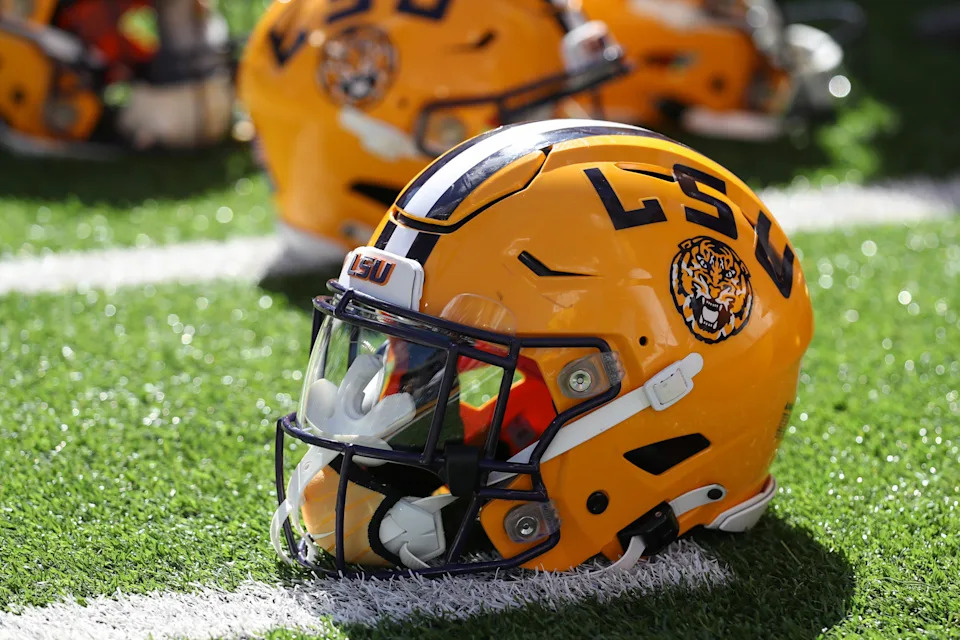 LSU freshman JT Lindsey arrested after allegedly harboring 2 murder suspects in his dorm