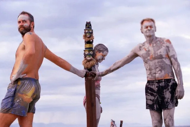 Monty Brinton/CBS via Getty Richard Hatch, Rudy Boesch and Kelly Wiglesworth in the final immunity challenge on 'Survivor: Borneo.'