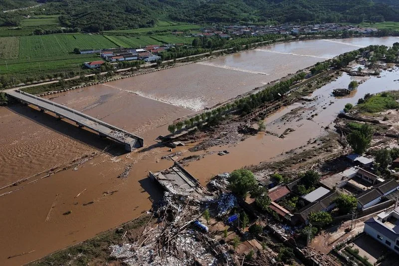 Recent flood damage to China's roads estimated at over 16 billion yuan, CCTV reports