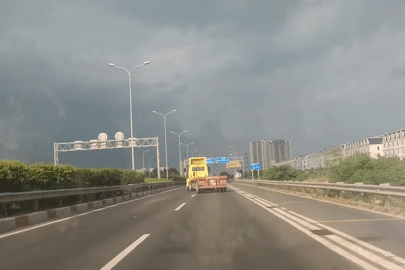 Nhóm xe ôm công nghệ ẩu đả náo loạn trên đường ở TPHCM, công an tạm giữ 5 người