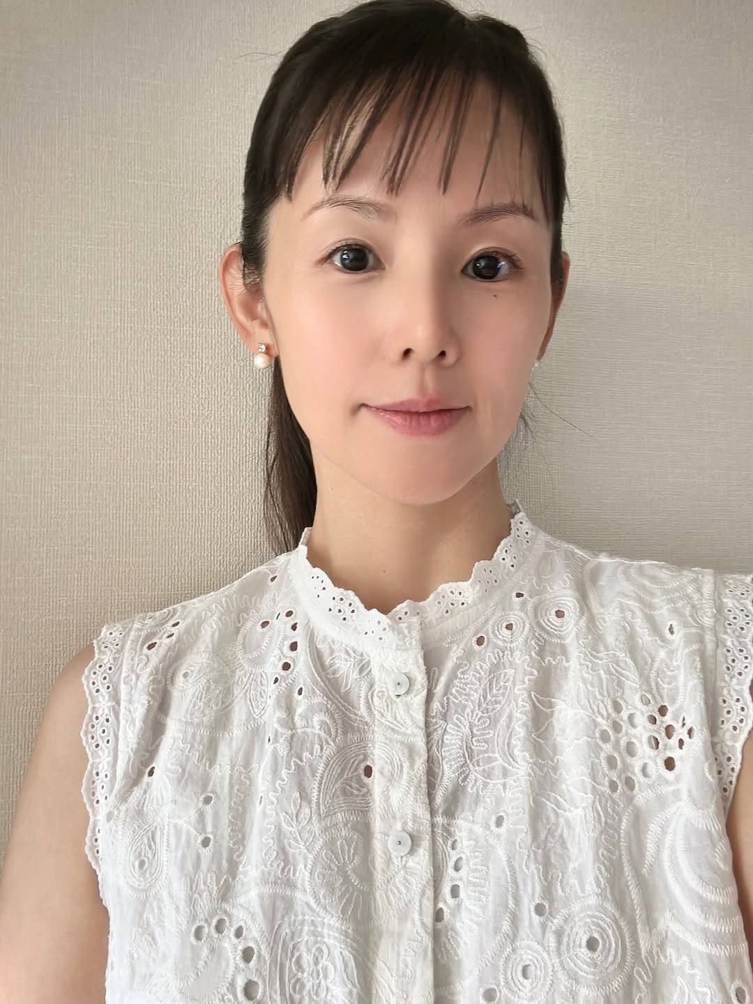 「46歳でこの容姿は中々いない」〝若見え〟朝ドラ女優の近影に衝撃！「ヤバい」「久しぶりに見たが…」「お肌のツヤ!」の声