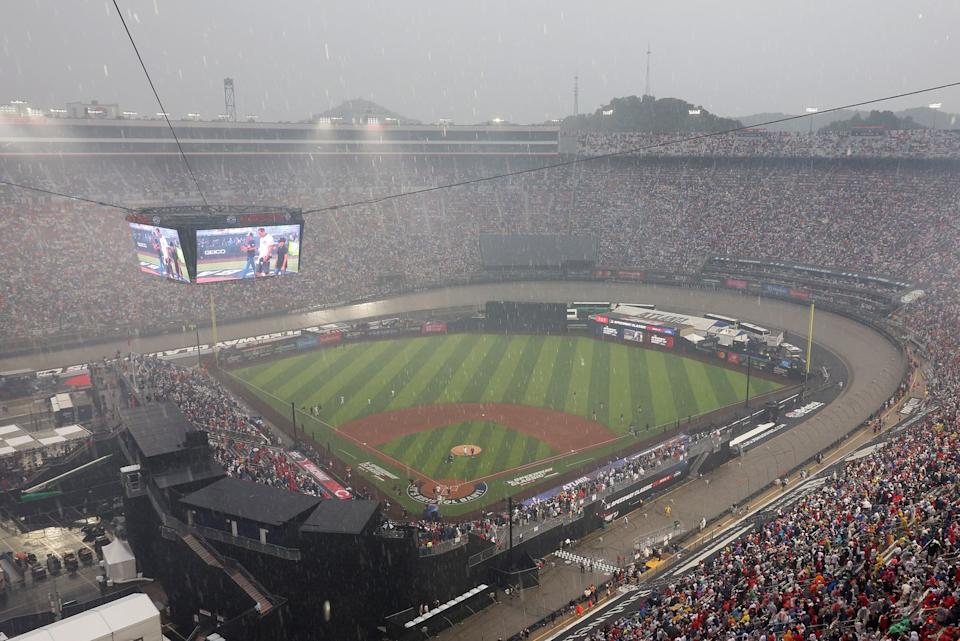 mlb speedway classic: atlanta braves v cincinnati reds