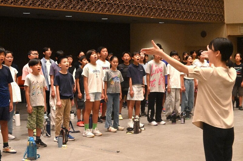 福山雅治さん「クスノキ」　長崎の児童100人が合唱へ　平和式典で