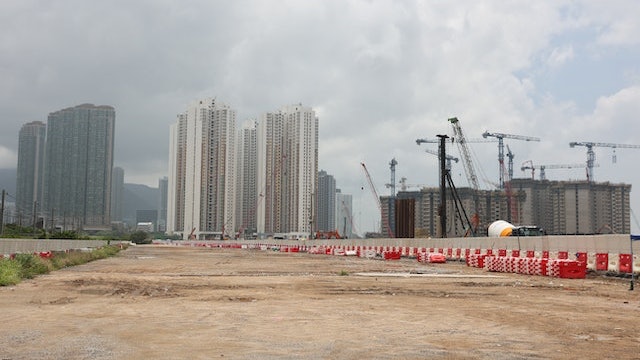 東涌東站用冒牌磚　田北辰：承建商知港鐵某些項目不查就敷衍了事