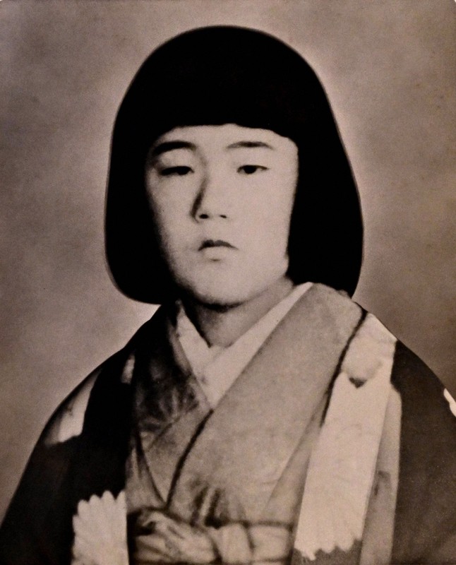 本田魂さんの母貞子さん。1945年8月9日、爆心地から約300メートルの自宅で被爆死したという＝本田さん提供