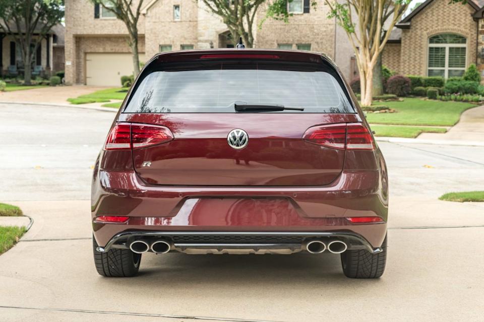This One-of-One Volkswagen Golf R Comes With a Postcard From The Manufacturer