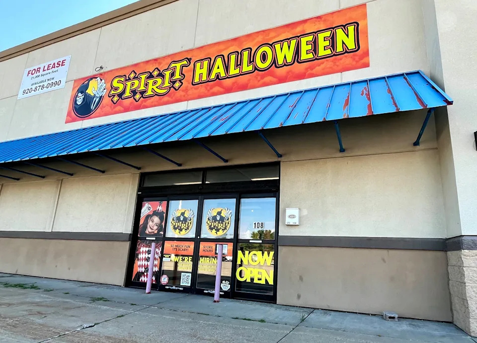 No tricks, all treats: Spirit Halloween is now open in Wisconsin Rapids