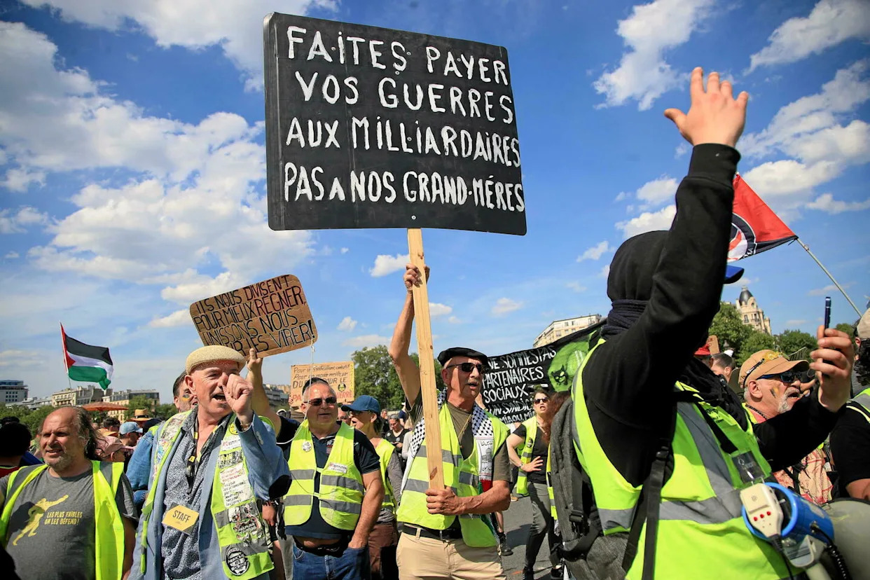 « Bloquons tout ! » : le nouveau mouvement qui appelle à un boycott total