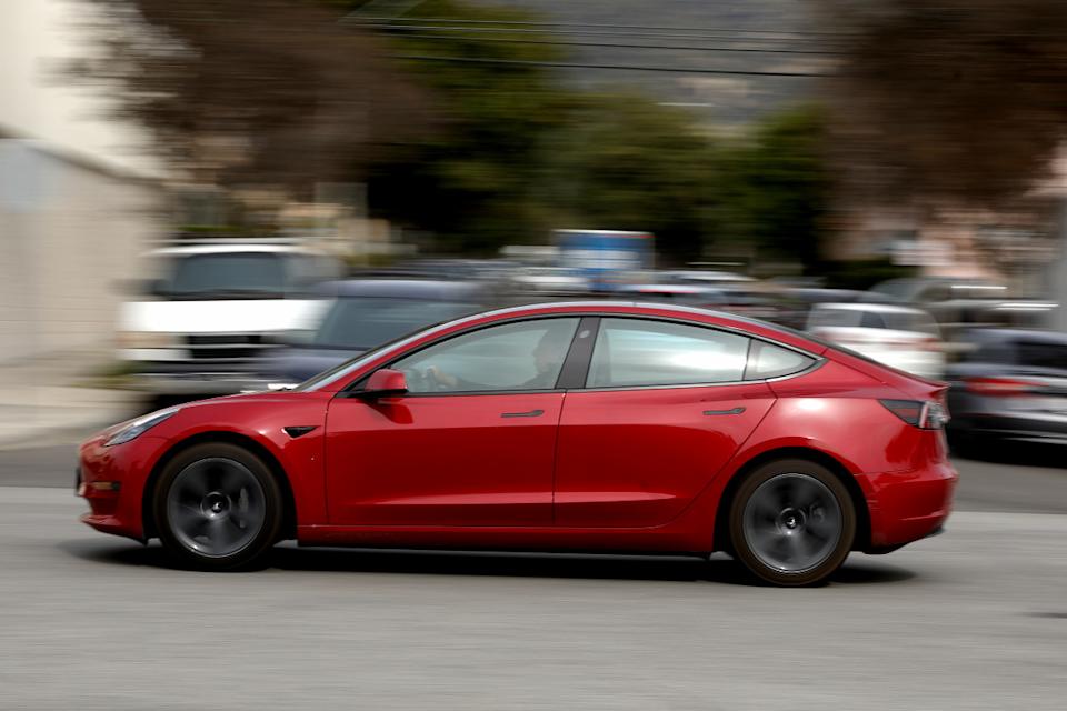 Is Tesla Full Self-Driving Worth $8,000? Strengths and Weaknesses Revealed