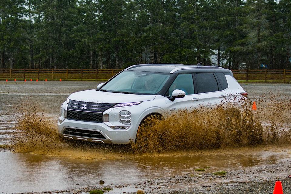 2025 mitsubishi outlander trail edition