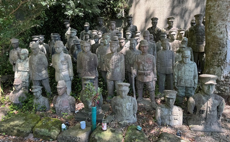 「俺たちを忘れないでくれ」　表情異なる軍人像92体、愛知の古刹に