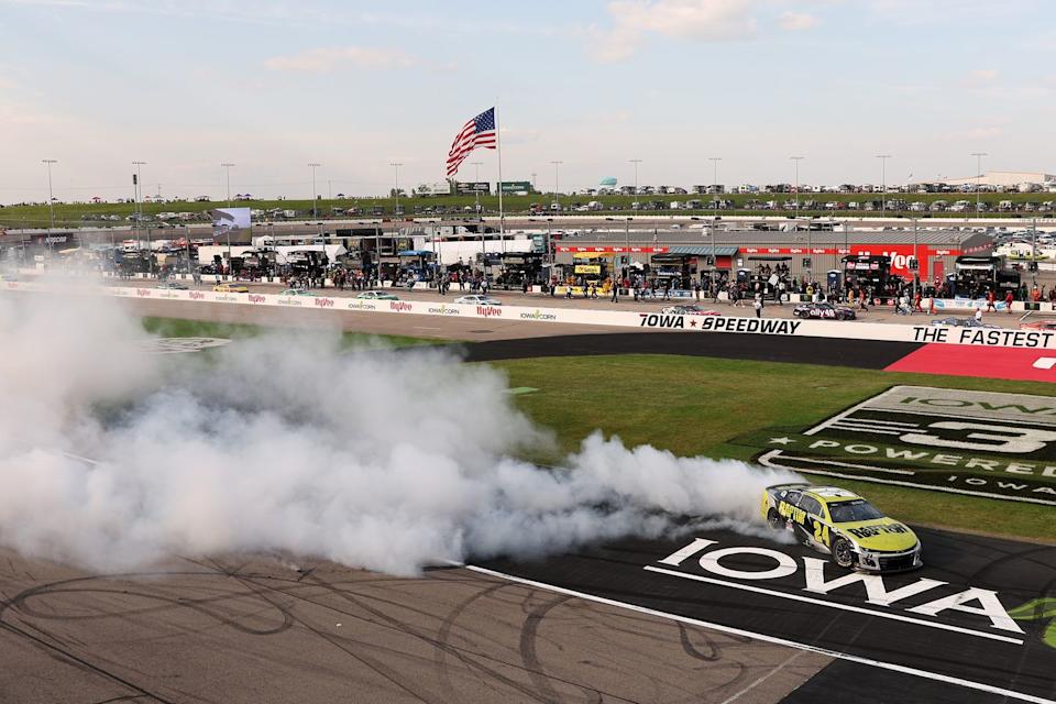 nascar cup series iowa corn 350 powered by ethanol