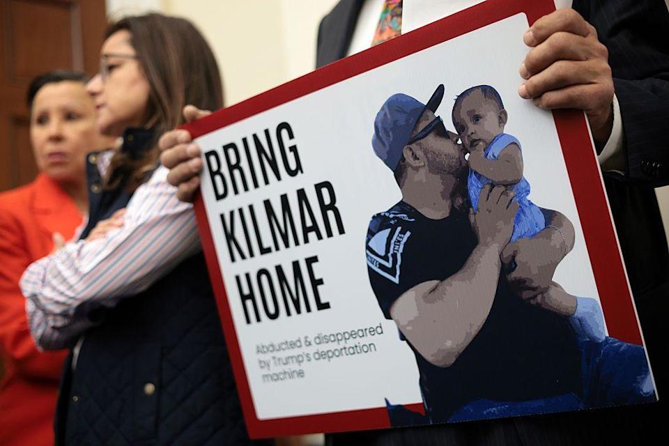 Liberan en EEUU a Kilmar Ábrego García, el migrante que fue deportado erróneamente a El Salvador