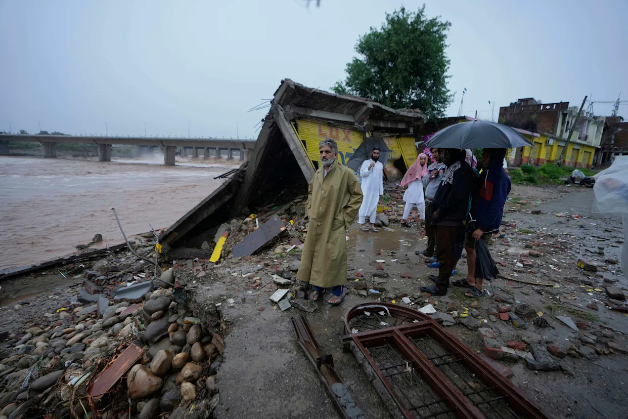 At least 30 people killed in landslide as heavy rains batter northern India
