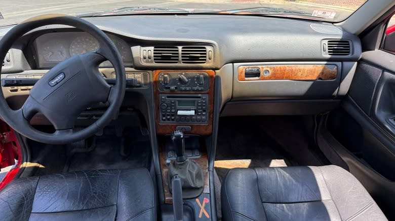 1998 Volvo V70 Art Car dashboard image