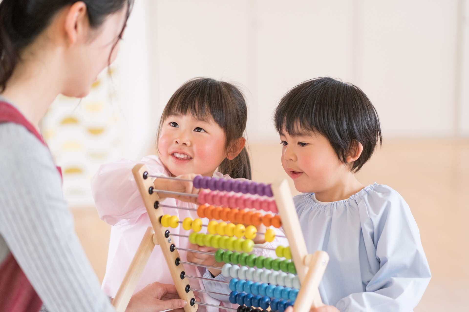 Mũi vắc xin ngừa 4 bệnh nguy hiểm giúp mẹ an tâm khi con đến trường