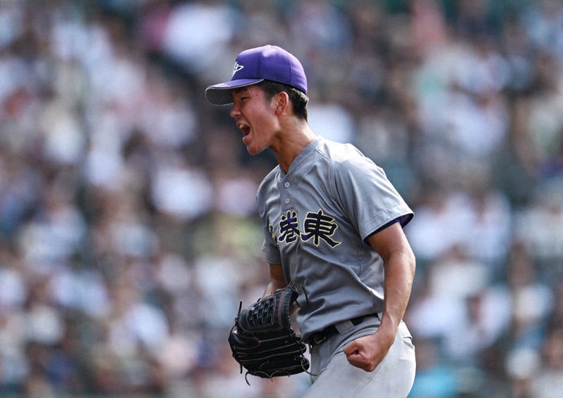 勝敗分けた好守　投げるだけじゃない花巻東の「17」　夏の甲子園