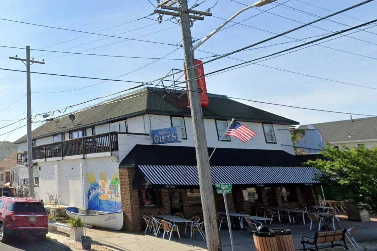 New Jersey mom was mortified when toddler broke cafe’s $1,600 table. She claims she ‘wasn’t allowed to leave’ until she handed over credit card