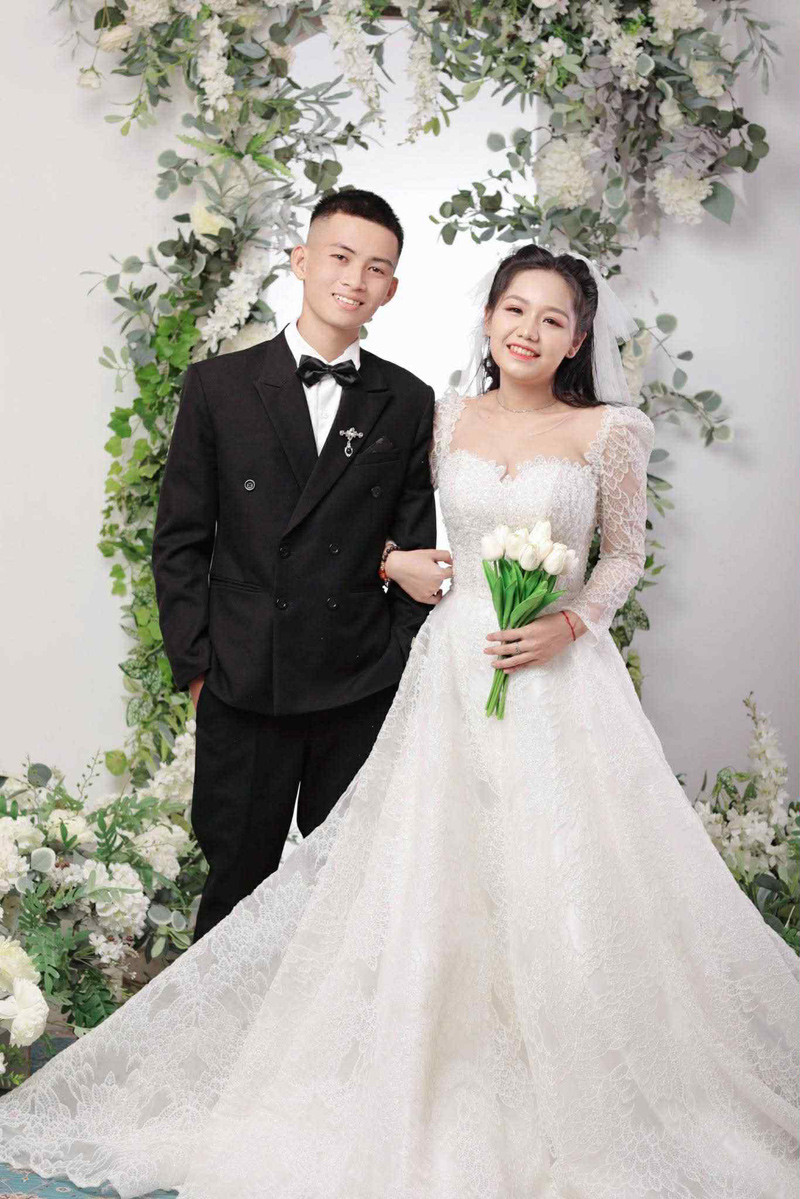 Chú rể Khánh Hòa khóc như mưa trong ngày cưới, câu chuyện phía sau gây xót xa