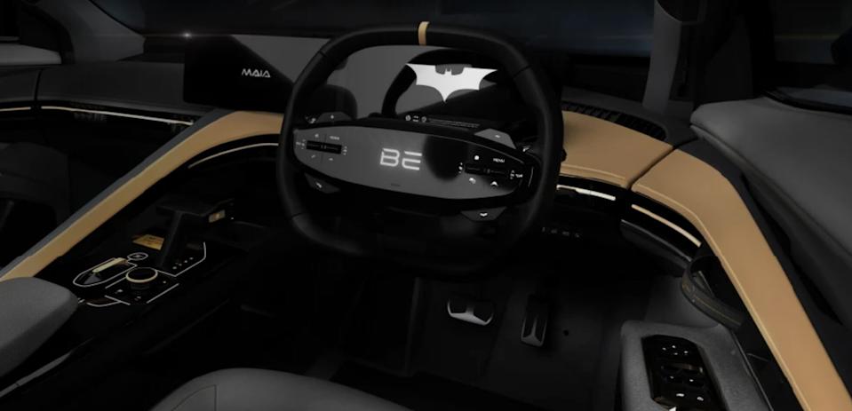 A gold halo surrounds the driver's cockpit.