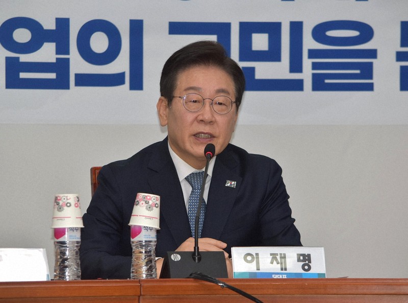 韓国大統領「日韓、南北の関係改善を」　植民地解放記念の式典で