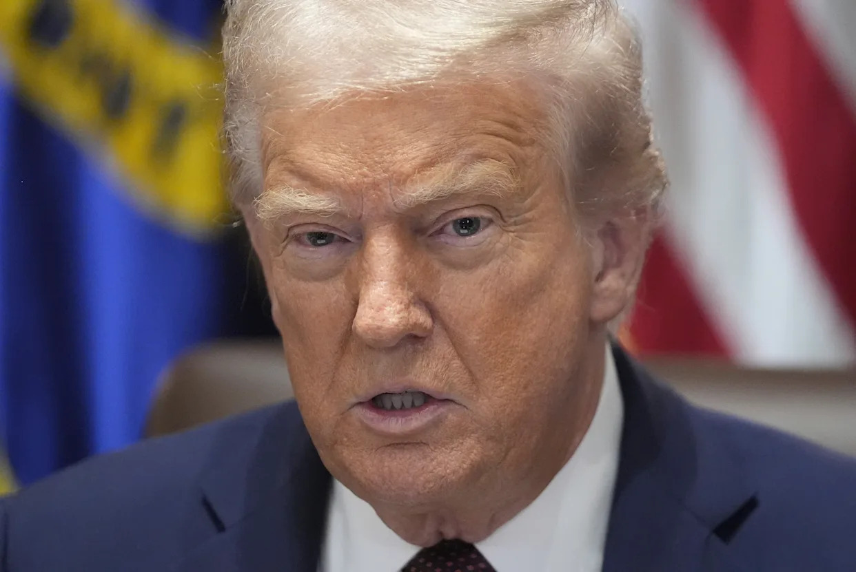 Trump to meet with Indiana lawmakers amidst redistricting push