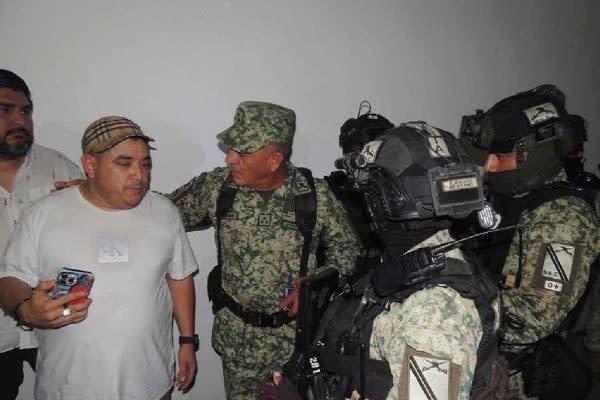 Militares presuntamente roban dinero en Nuevo Laredo, Tamaulipas; los acorralan y obligan a devolverlo