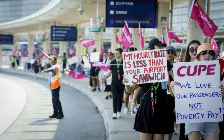 Air Canada flight attendants walked offer the job over a pay dispute (Peter POWER)