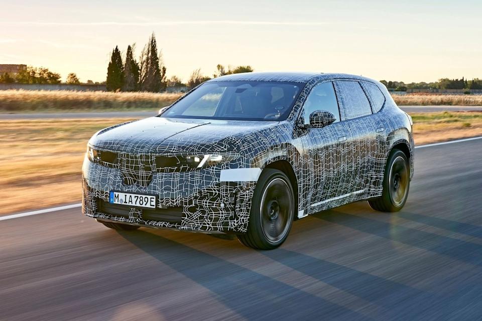 3 Reasons Why Tesla Should Worry About BMW iX3 Despite Price Difference