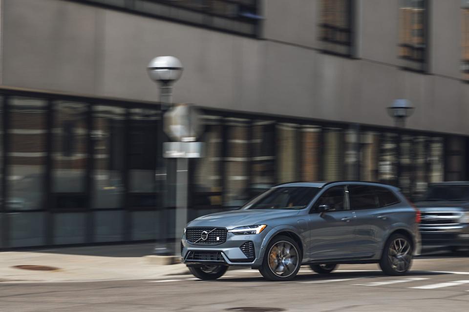 2025 volvo xc60 polestar engineered